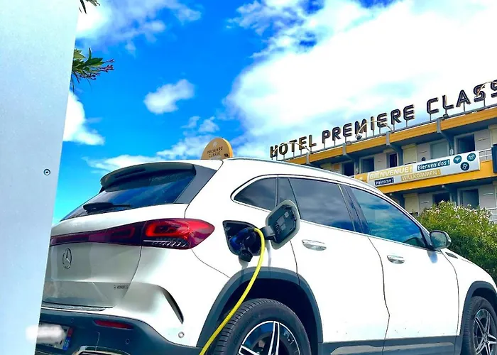 Premiere Classe Sud فندق *